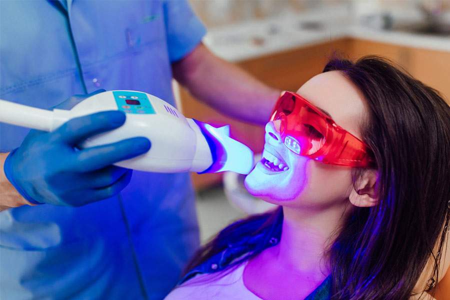 Laser-teeth-treatment